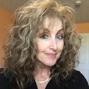 Meet your Posher, Bobbie